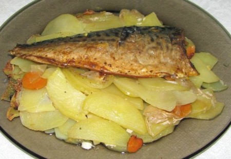 Рыба с картофелем и кабачками в фольге по-монастырски